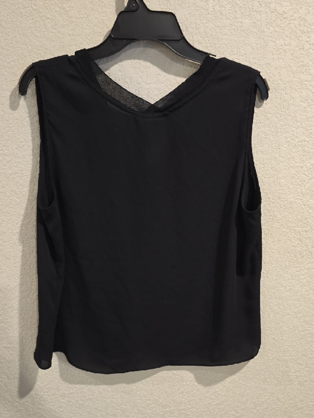 Worthington Black Sleeveless V-Neck Mesh Trim Blouse - Picture 4 of 4